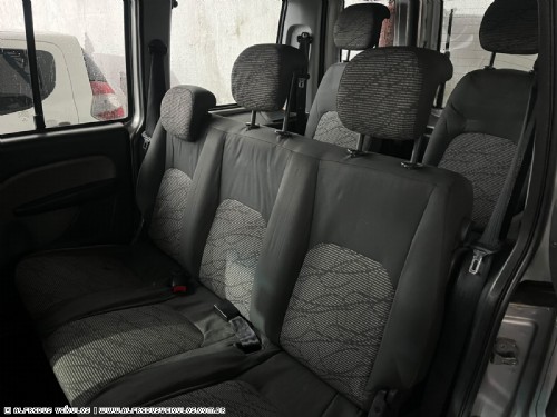 Fiat DOBLO ATTRACTIVE 7 LUGARES 2014/2015